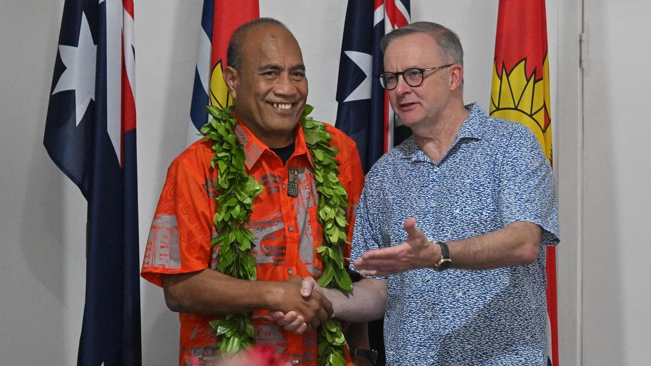 Kiribati’s President Taneti Maamau and Anthony Albanese