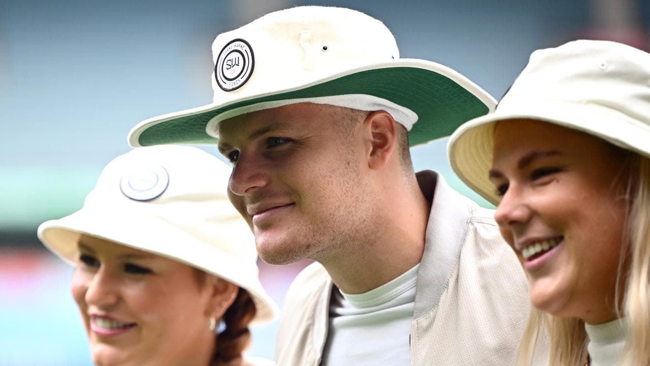 (L-R) Summer Warne, Jackson Warne and Brooke Warne
