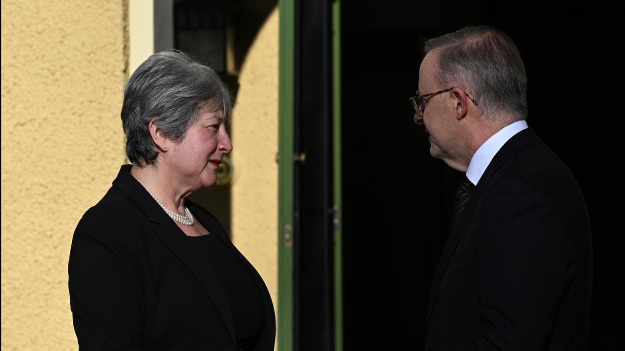 Vicki Treadell, Anthony Albanese