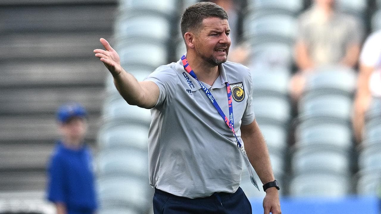 Mariners coach Mark Jackson