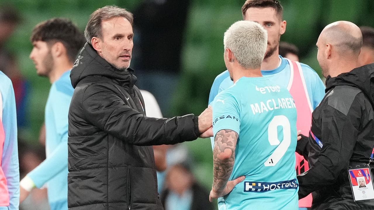 Melbourne City coach Aurelio Vidmar (left) chats with Jamie Maclaren