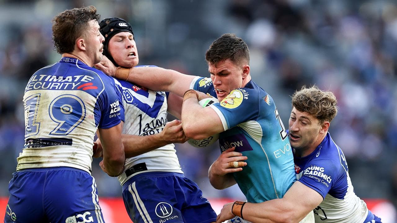 Beau Fermor is tackled.