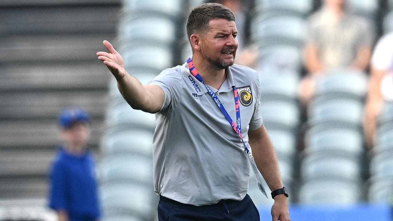 Mariners coach Mark Jackson