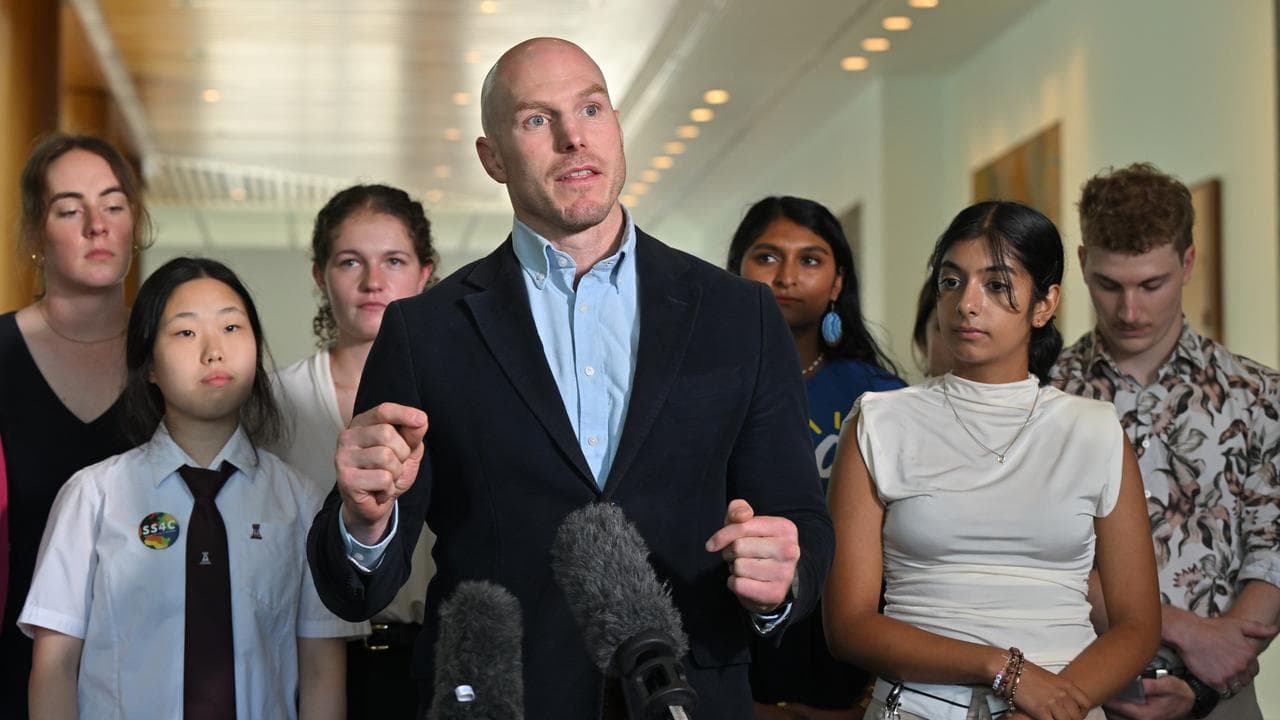 Independent senator David Pocock and climate change advocates