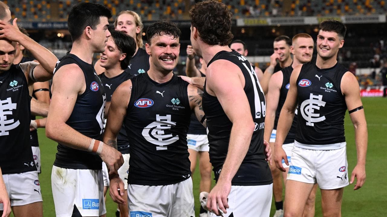 Zac Williams (centre)