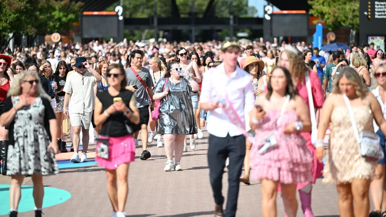 TAYLOR SWIFT CONCERTGOERS