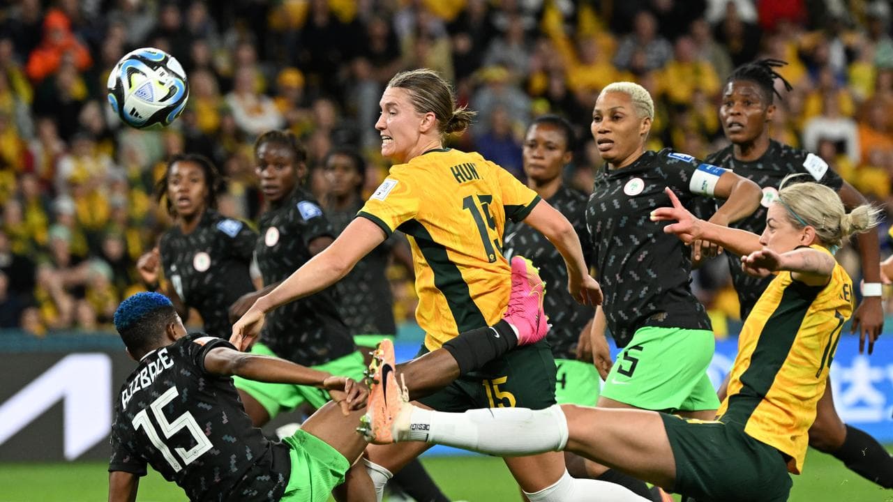 Clare Hunt (centre).