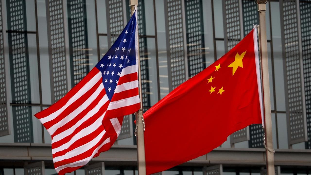 US and Chinese flags