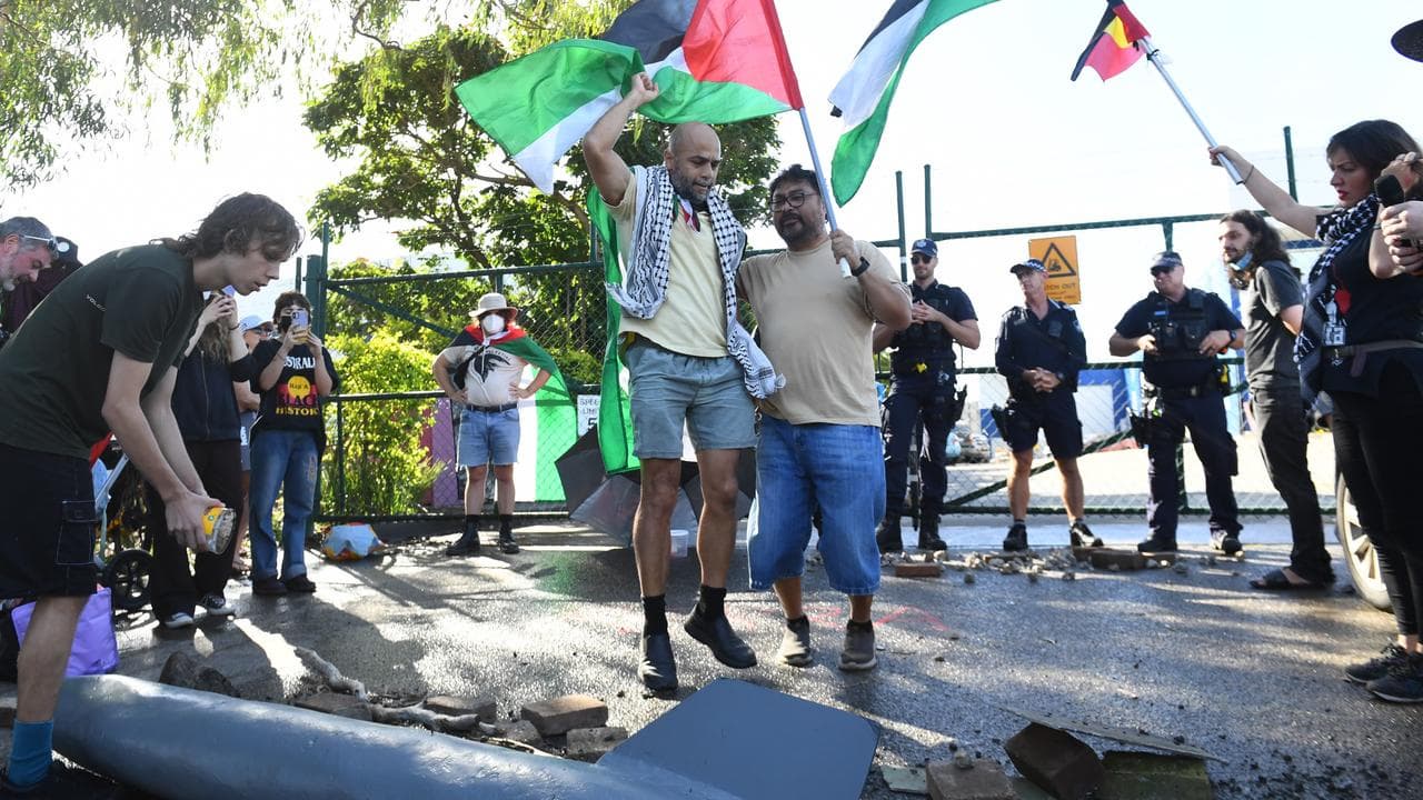 Protestors demonstrate Ferra Engineering in Brisbane