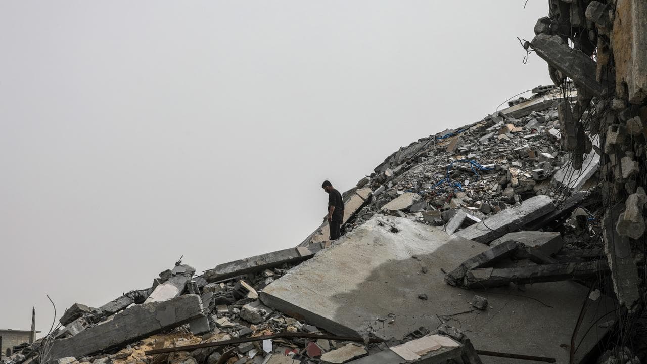 Rubble in al-Nusairat 