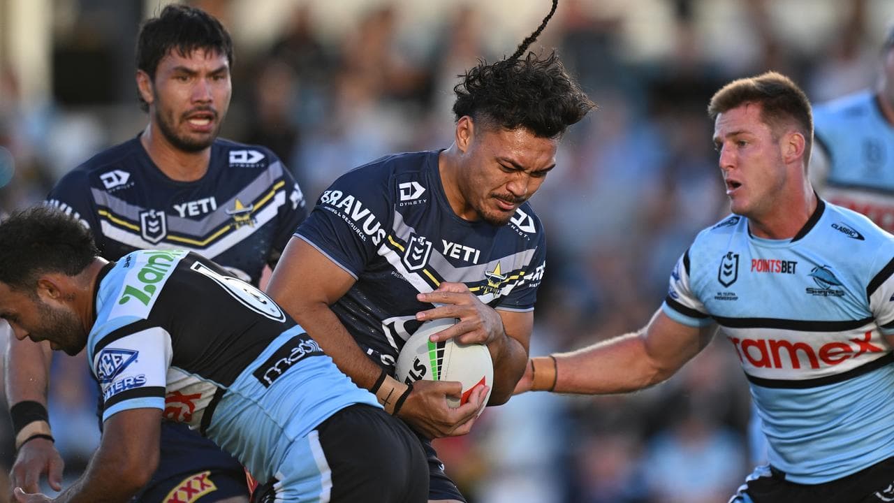 Action from Cronulla against North Queensland. 