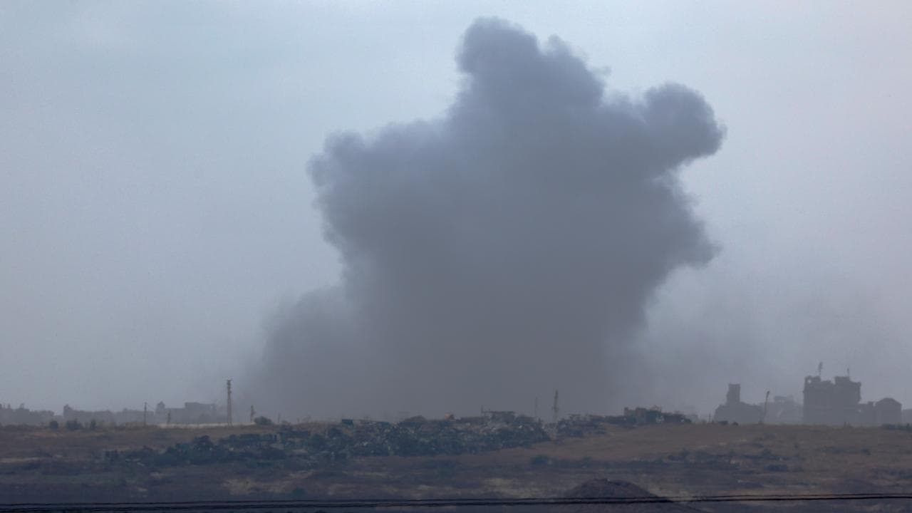 Israeli troops prepare to enter Gaza