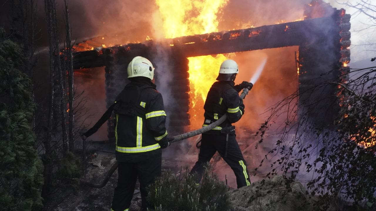 Firefighters put out Kharkiv blaze