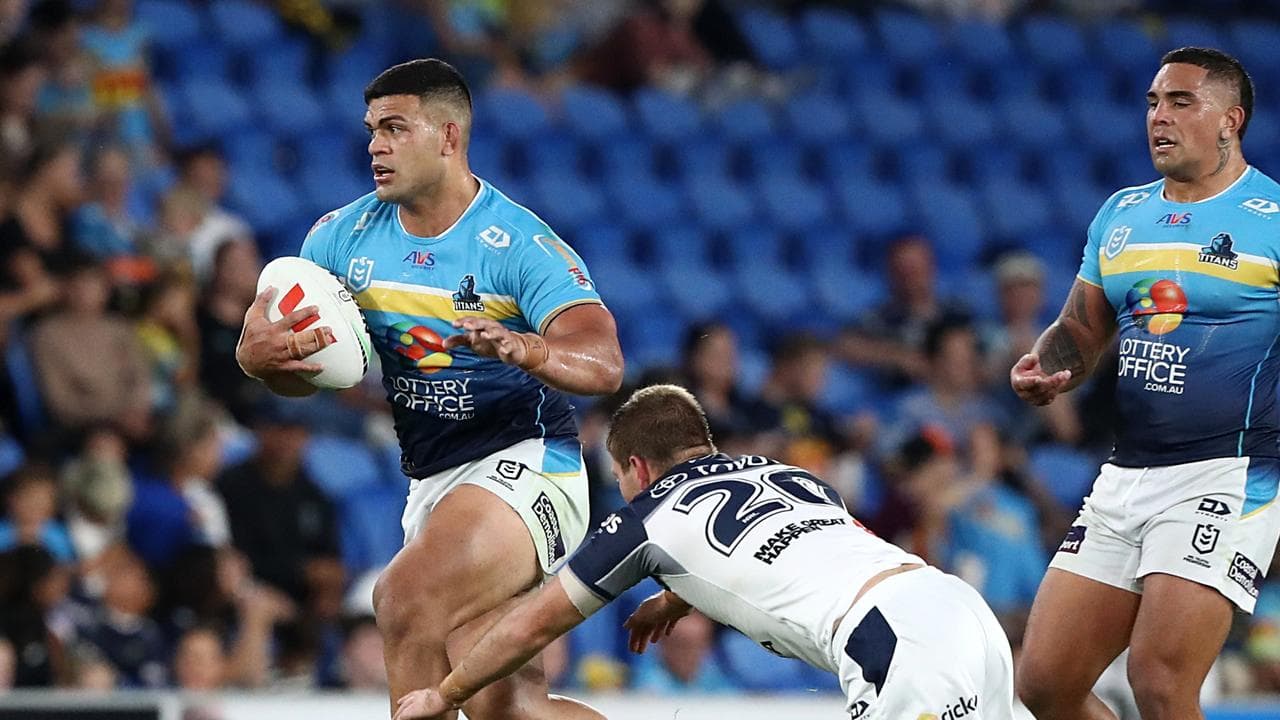 David Fifita making a run.