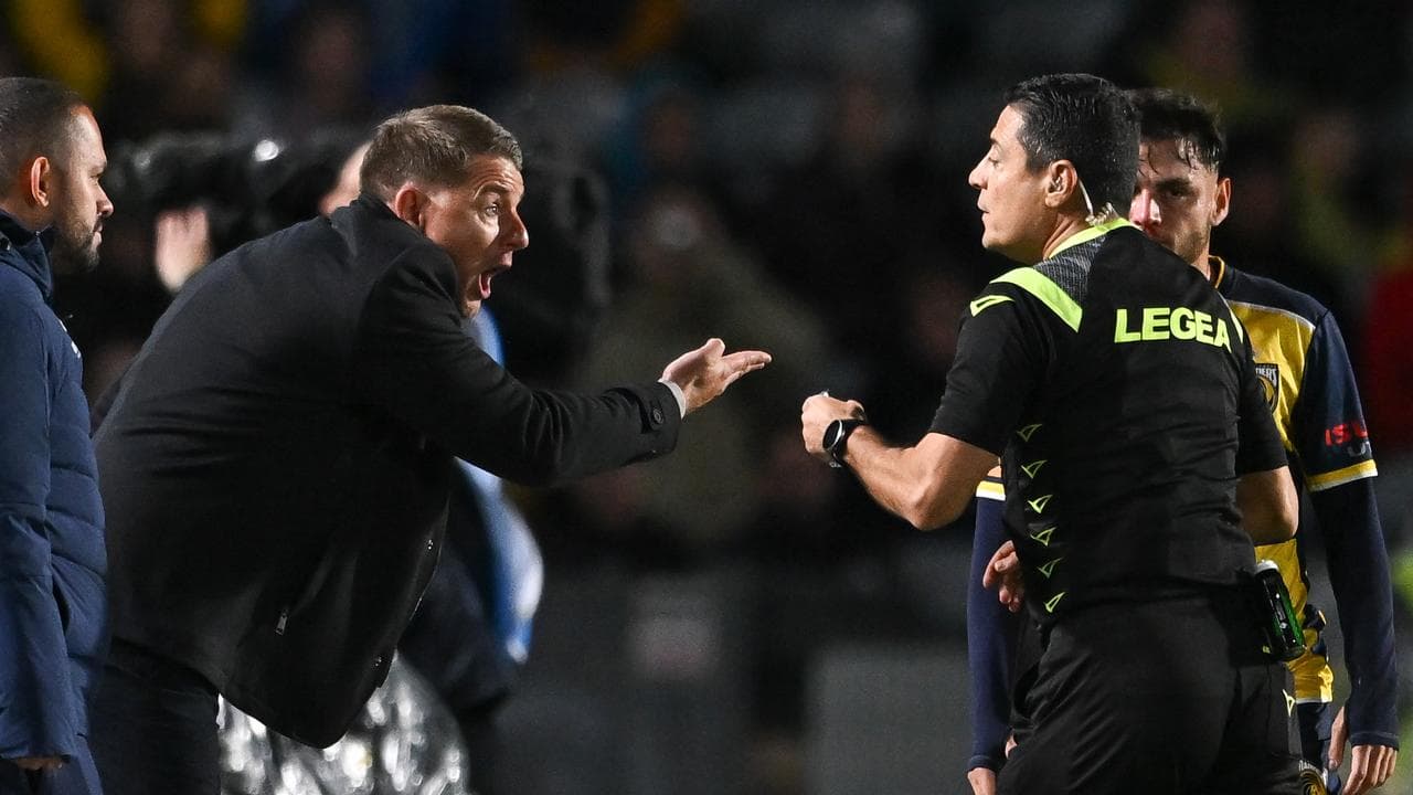 Mark Jackson and the ref