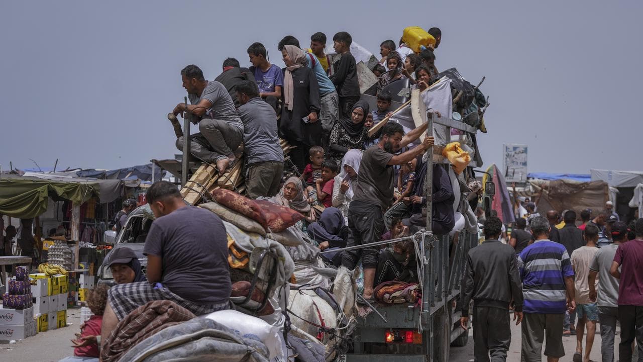 Palestinians flee the southern Gaza city of Rafah