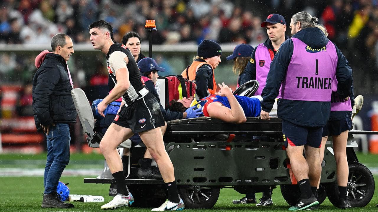 Brayden Maynard (left) and Angus Brayshaw (medicab).