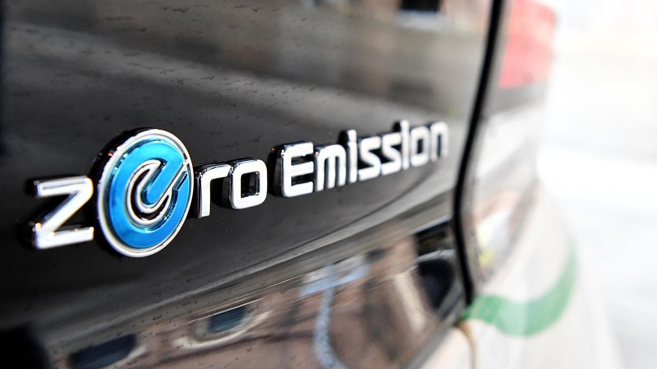 A JET Charge EVlink connected to a Nissan LEAF electric car