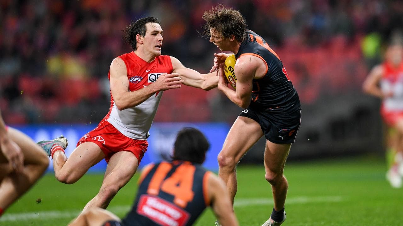 Lachie Whitfield (right).