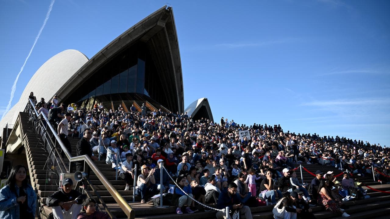 Sydney Opera House crowd on steps
