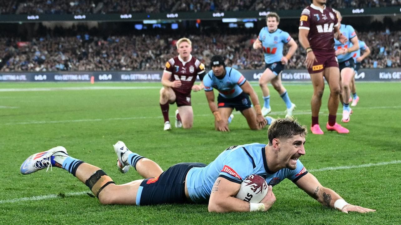 Zac Lomax scores for NSW.