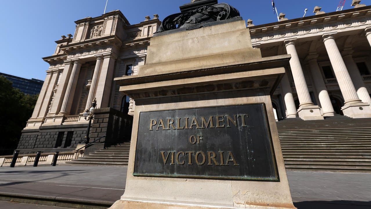 Pay rise for Victorian parliamentarians.