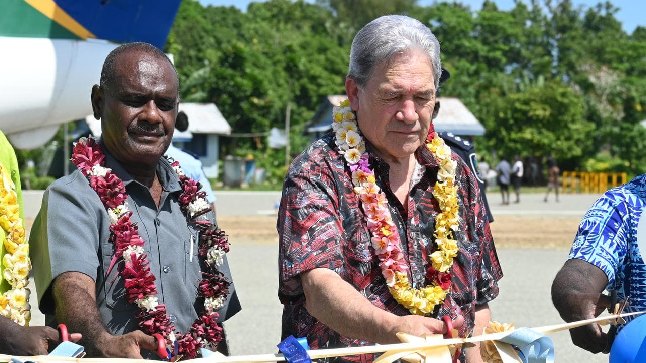 Jeremiah Manele (second left) and Winston Peters (second right)