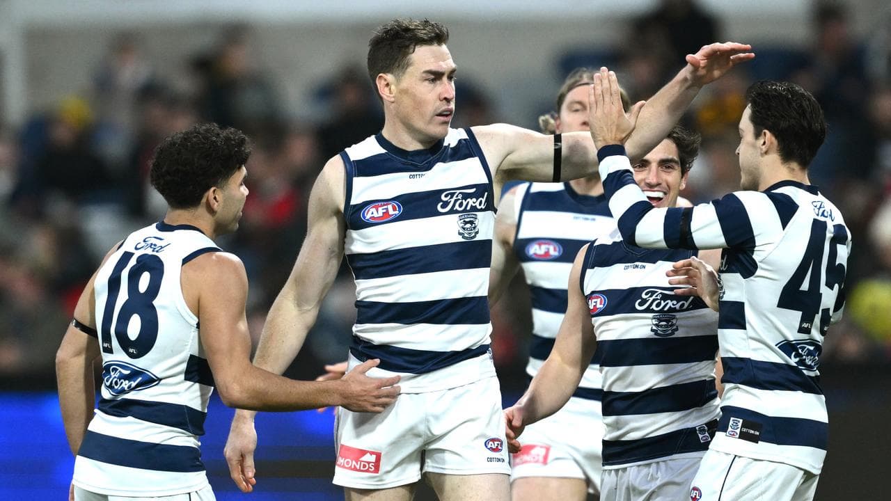 Jeremy Cameron (second left).