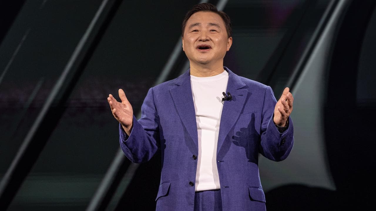 Samsung president TM Roh.