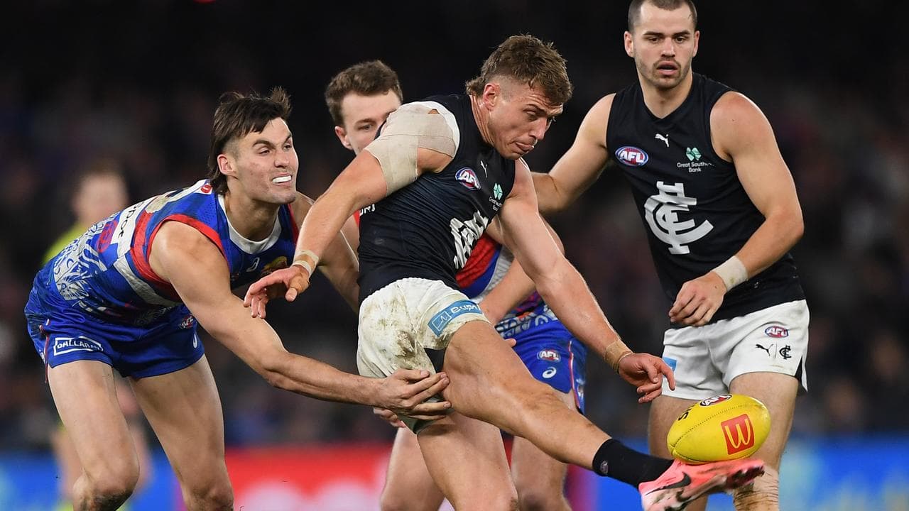 Patrick Cripps (centre).