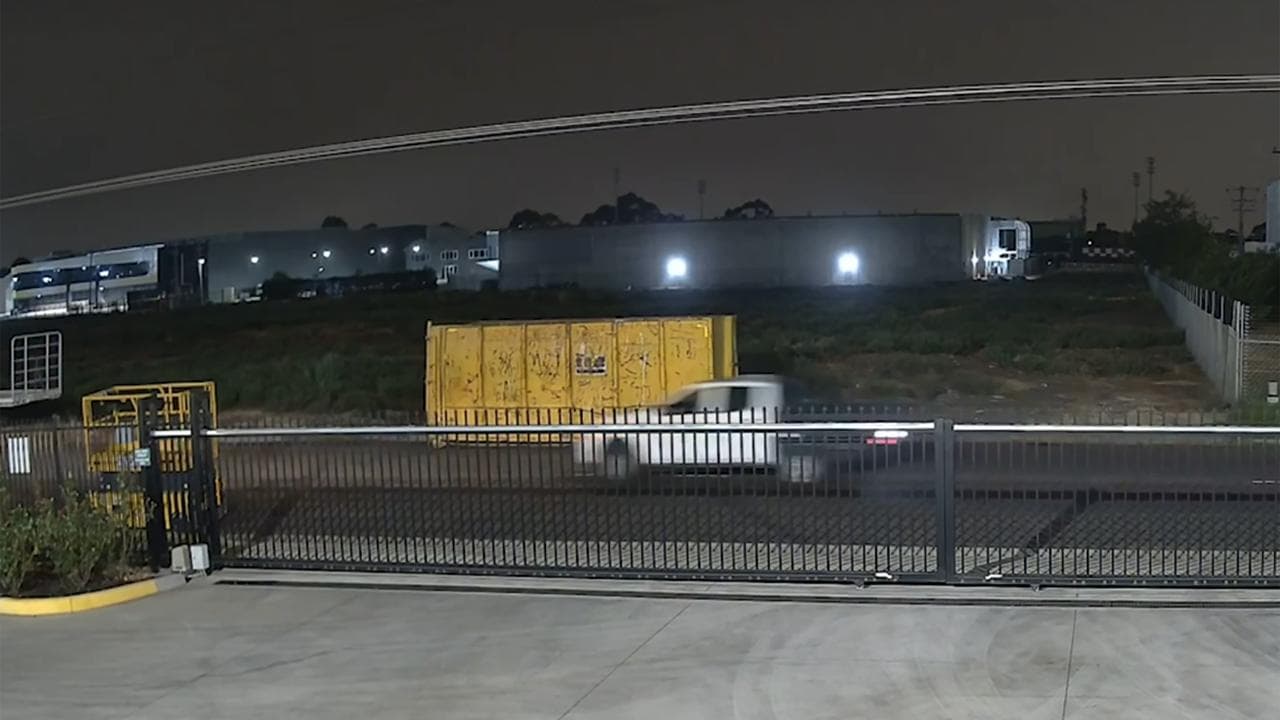 A car later found burnt-out in following a panel shop fire