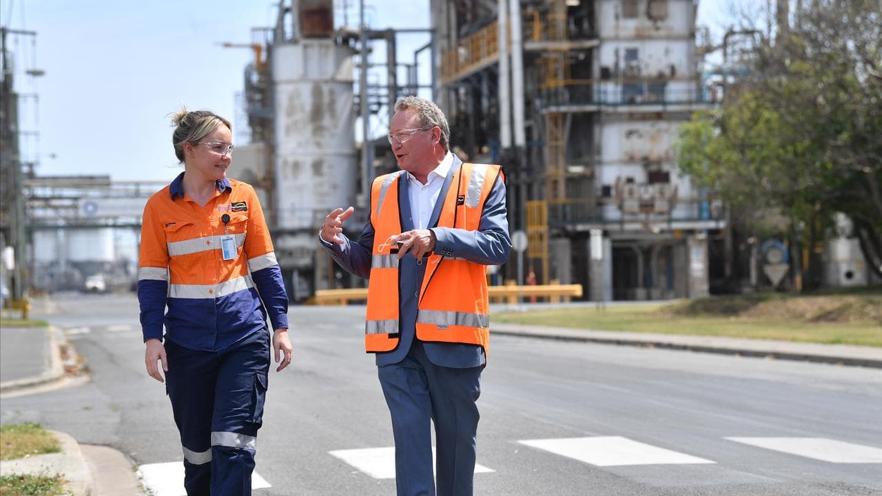Andrew Forrest and Incitec Pivot worker Christie Rossi