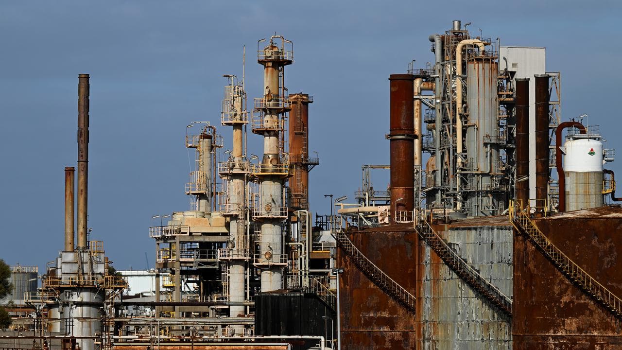 Exxon Mobil refinery in Altona