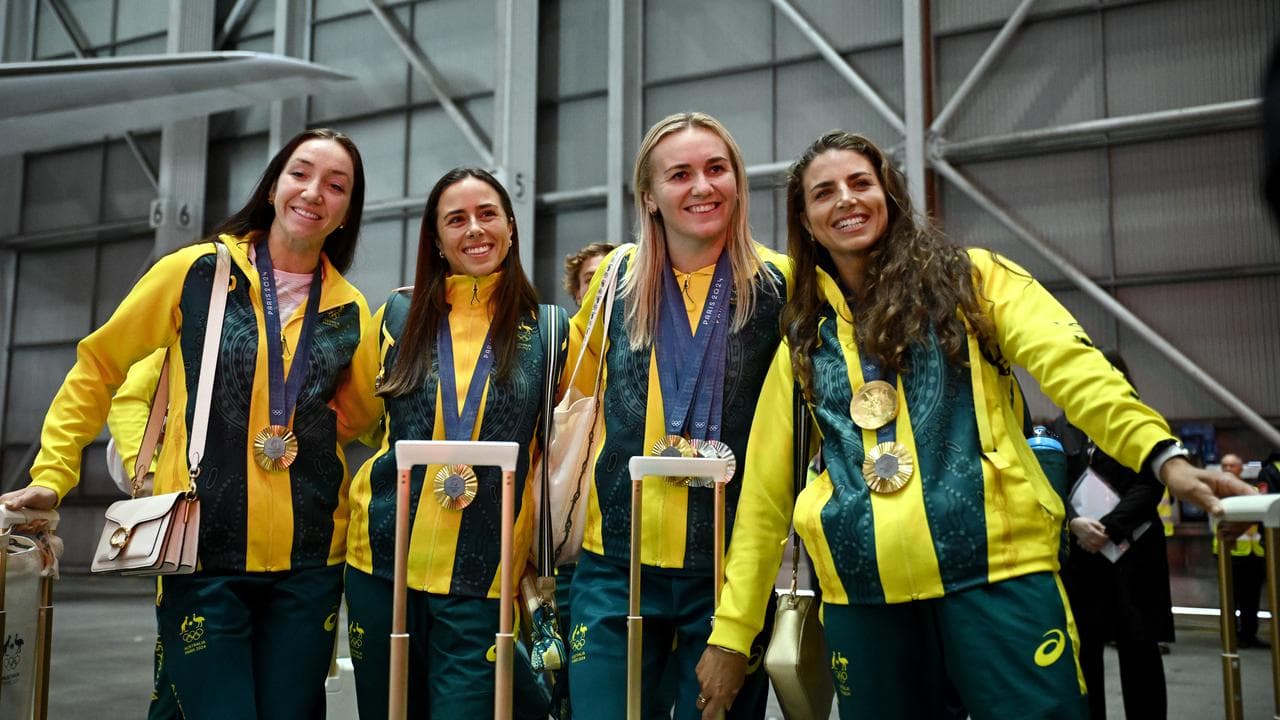 Lani Pallister, Noemi Fox, Ariarne Titmus, and Jess Fox.