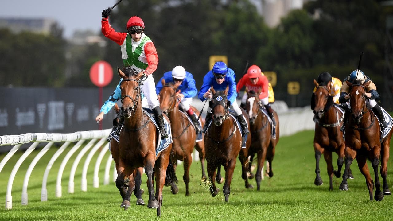 Horse racing at Rosehill