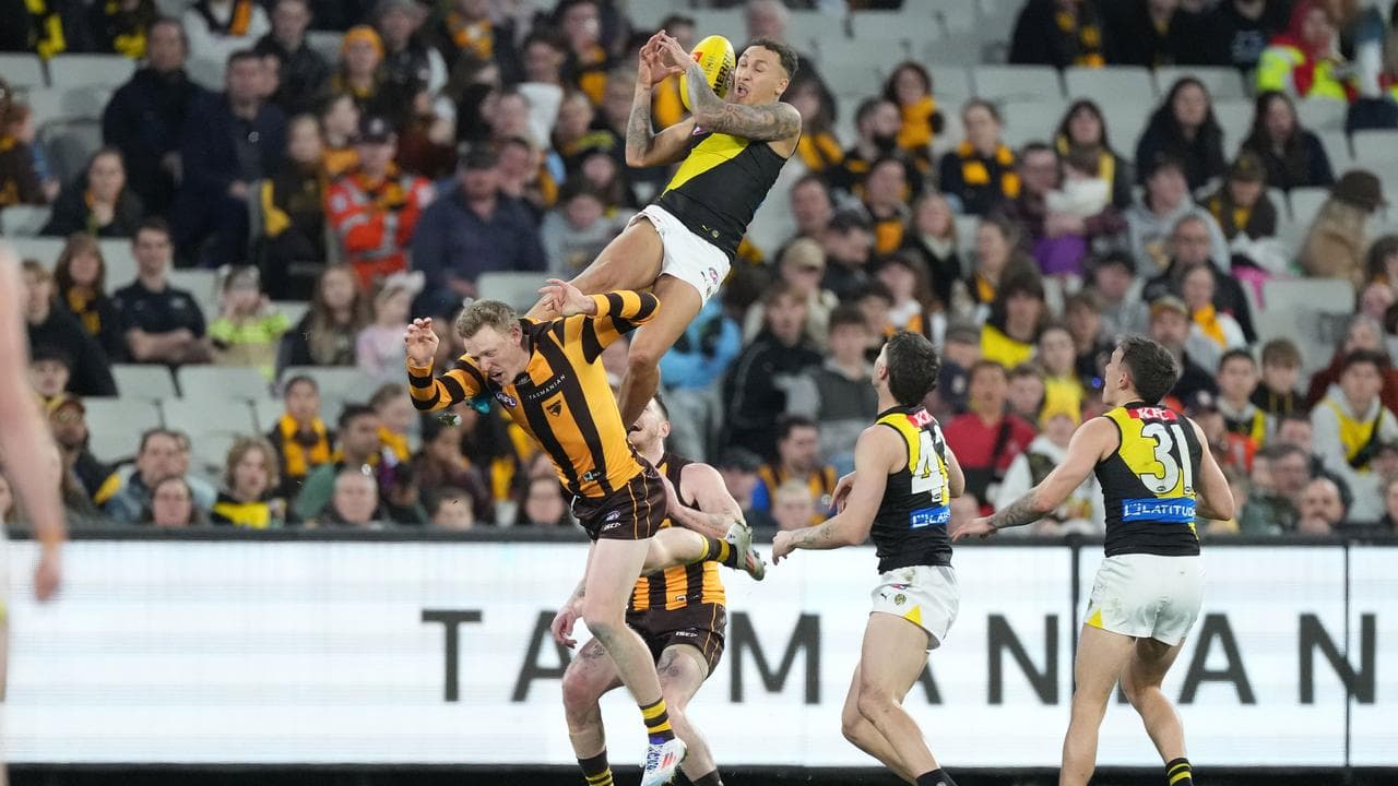 Shai Bolton spills a high mark.