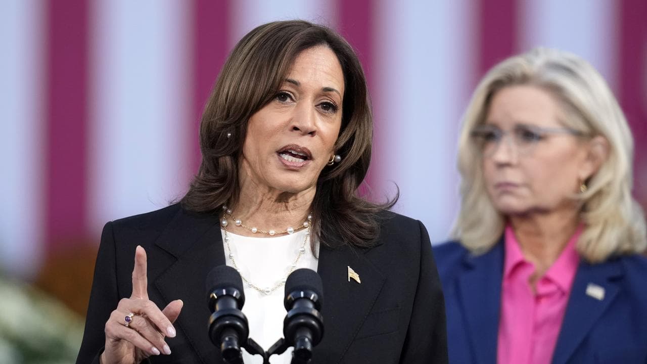 Kamala Harris and Liz Cheney at a rally in Wisconsin