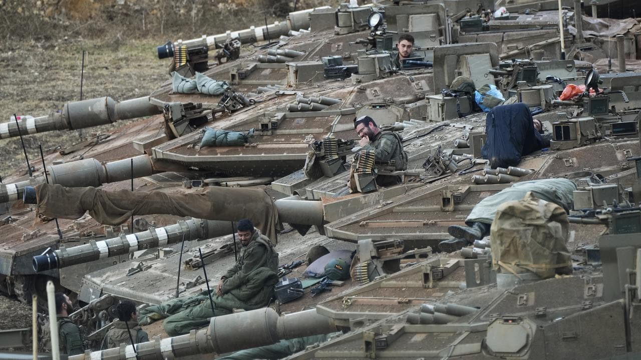 Israeli soldiers near the Israel-Lebanon border