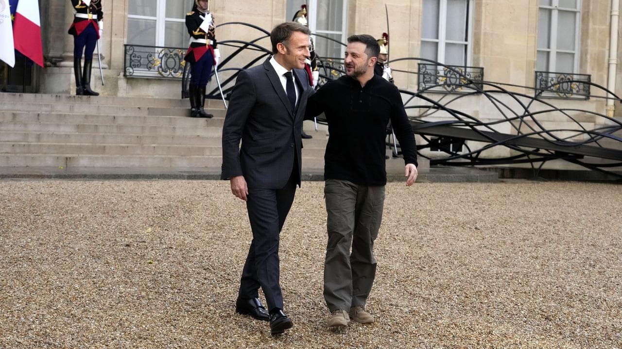 French President Emmanuel Macron and Volodymyr Zelenskiy