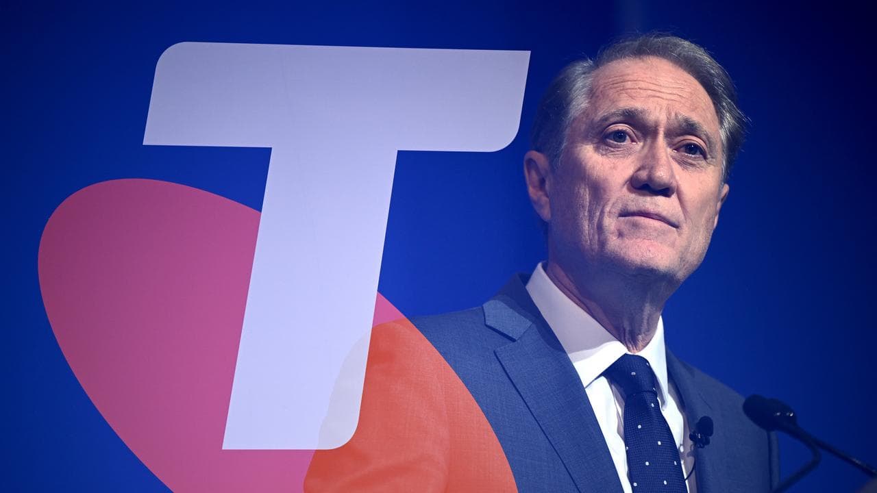 Telstra chairman Craig Dunn addresses the AGM