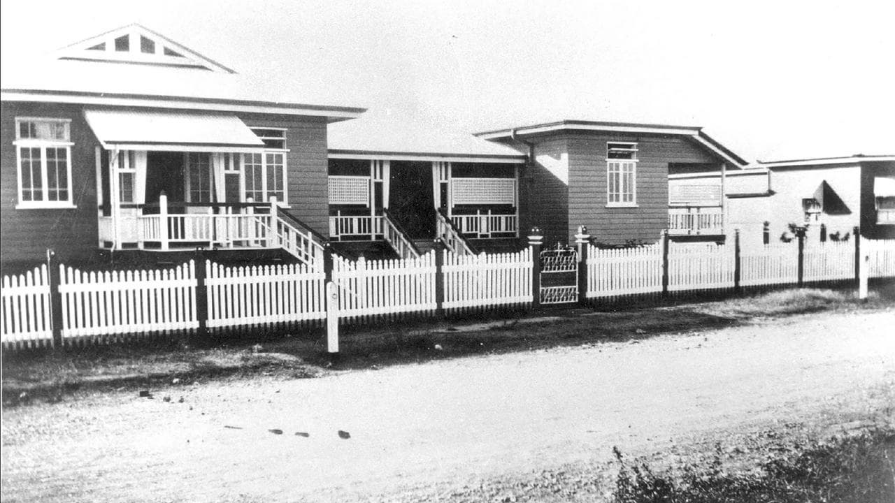 An undated photo of an intact Oakdale Guest House