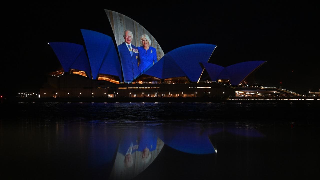 Projection of King Charles and Queen Camilla on the Sydney Opera House