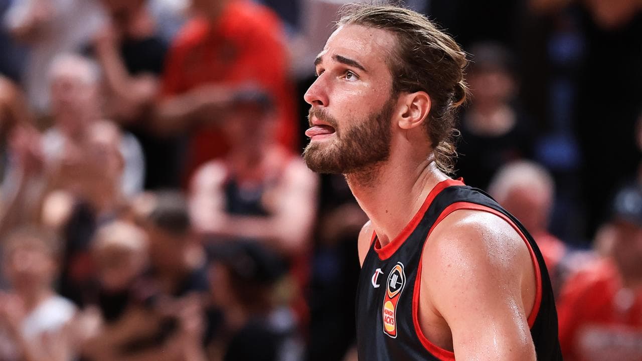 Illawarra's Sam Froling.