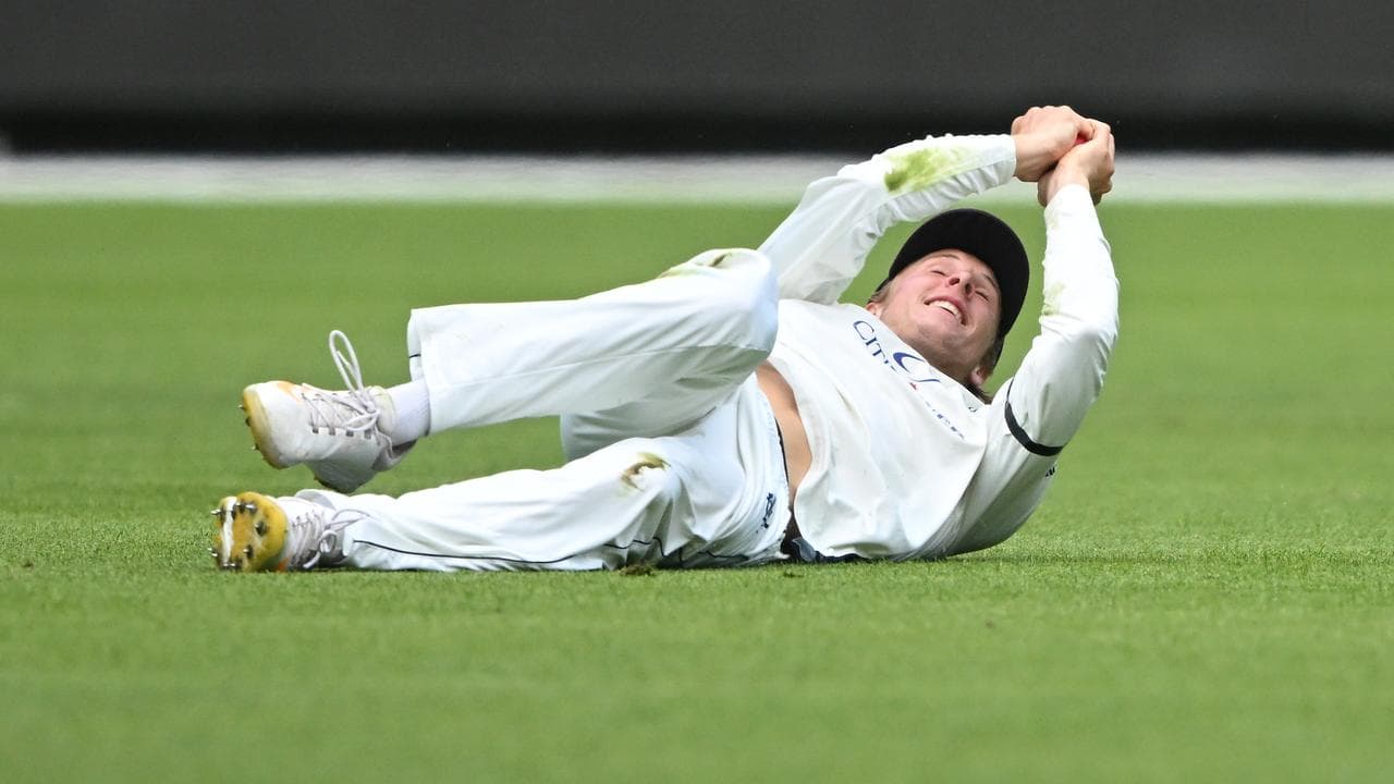 Victoria's Campbell Kellaway took a fine catch.