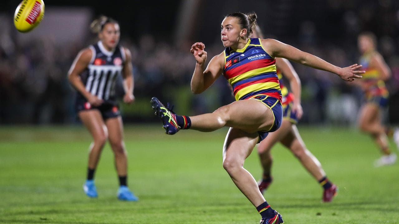 Ebony Marinoff of the Crows.