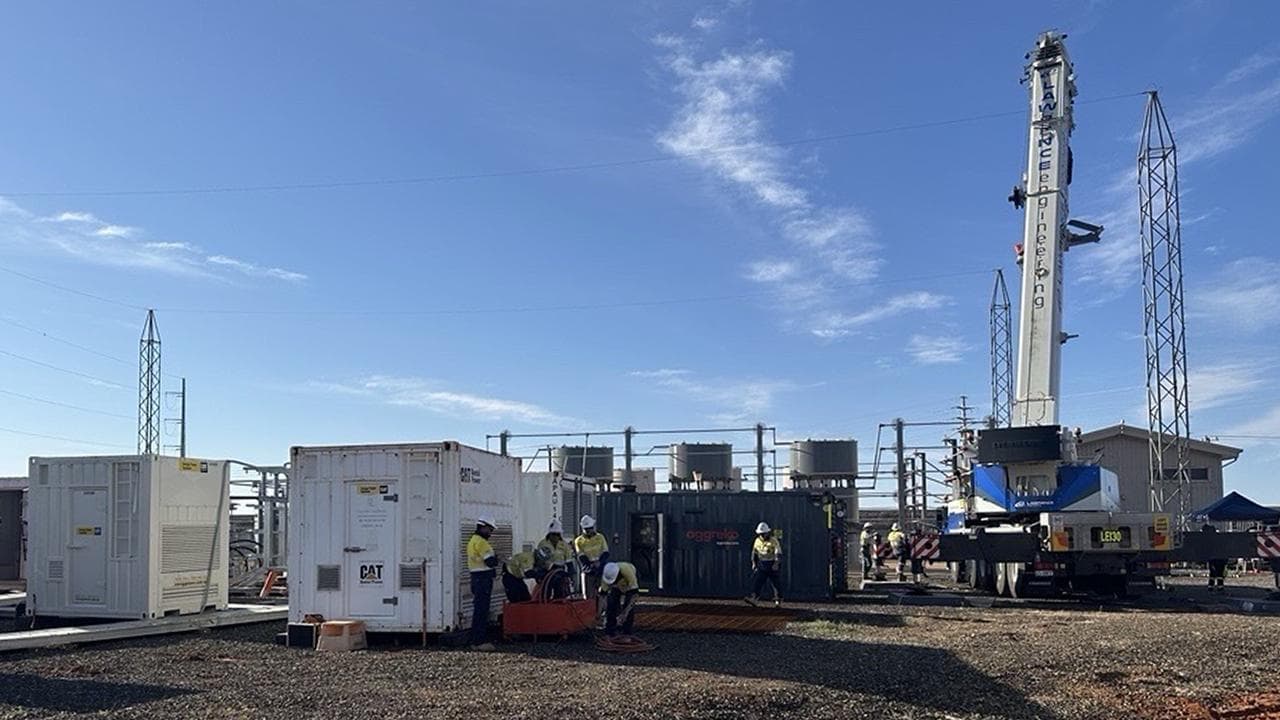 Workers repairing the damaged electricity network in Broken Hill