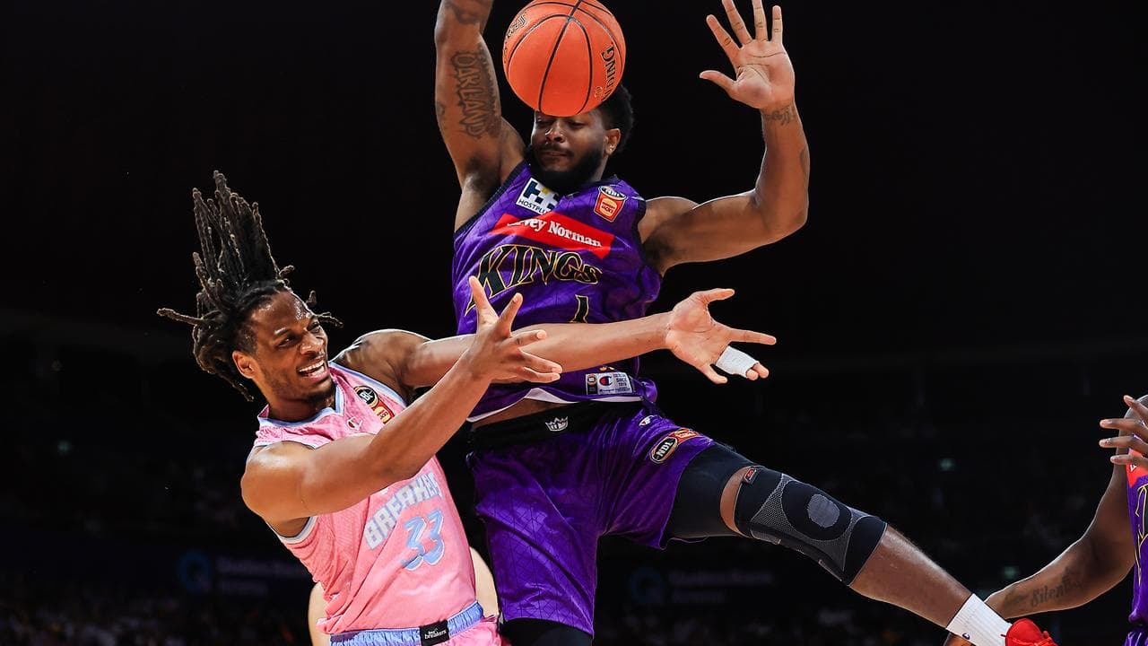 Freddie Gillespie of the Breakers (left) and  Cameron Oliver.