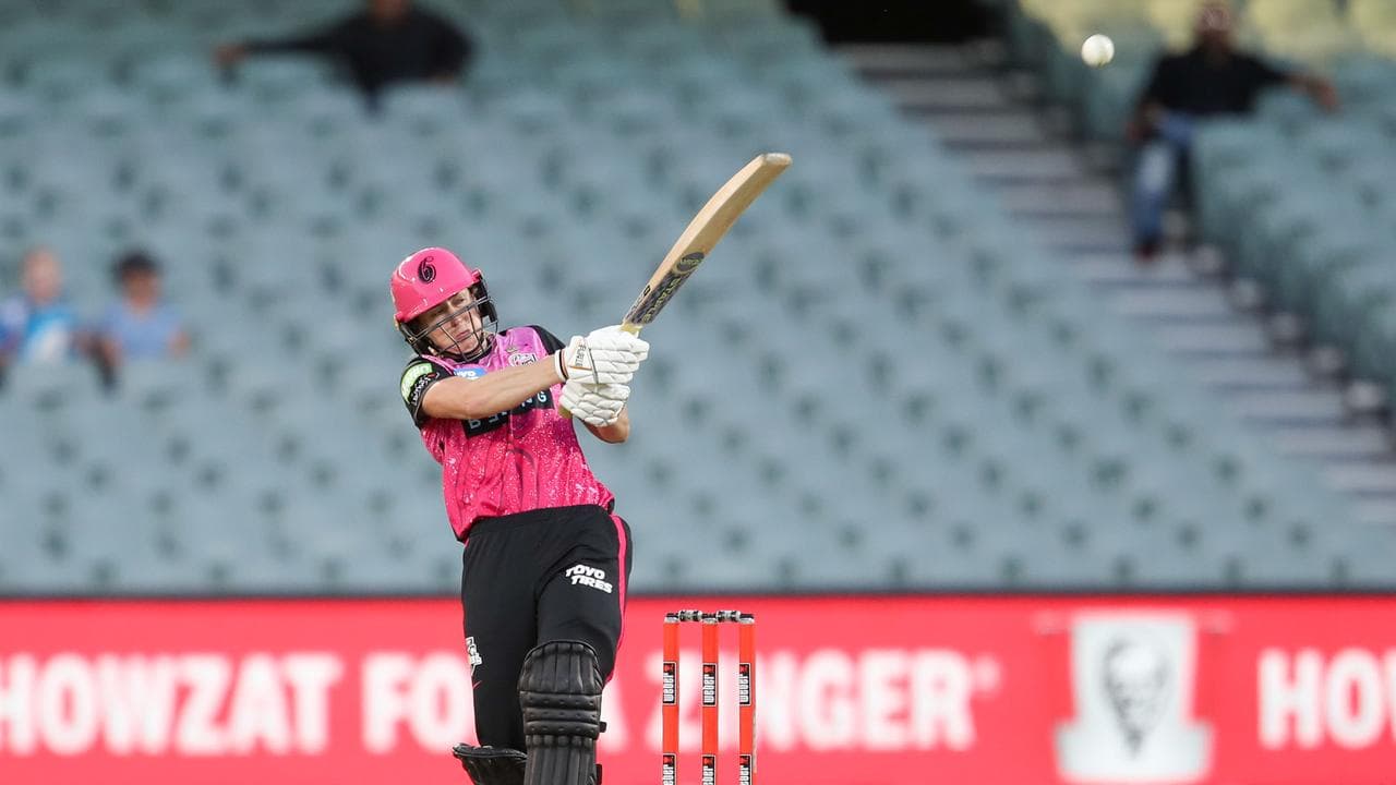 Ellyse Perry of the Sydney Sixers.