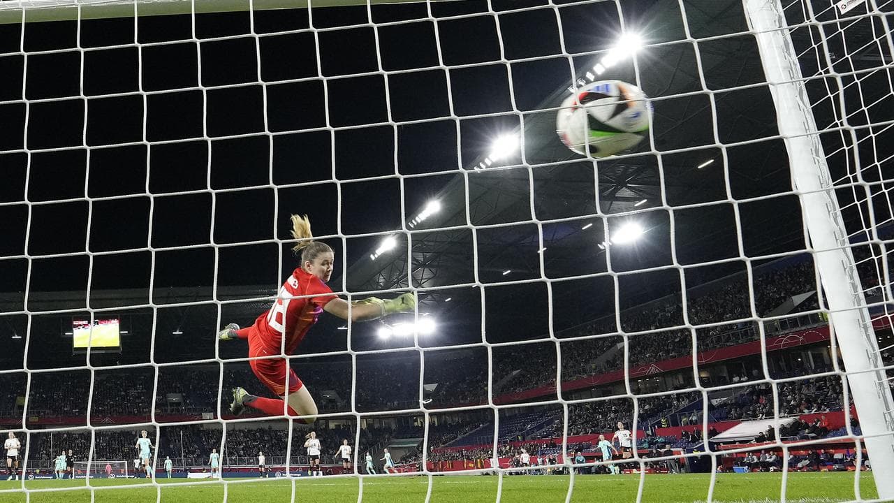 Kyra Cooney-Cross goal.