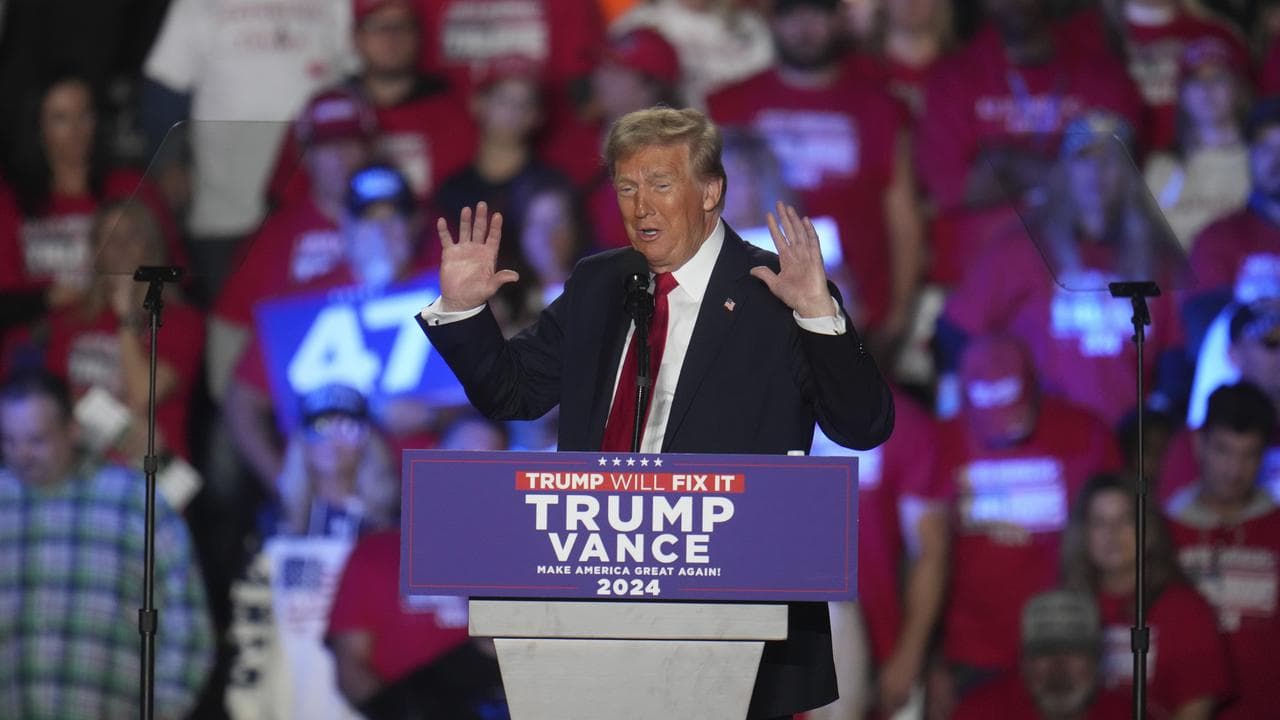 Donald Trump at a campaign rally 